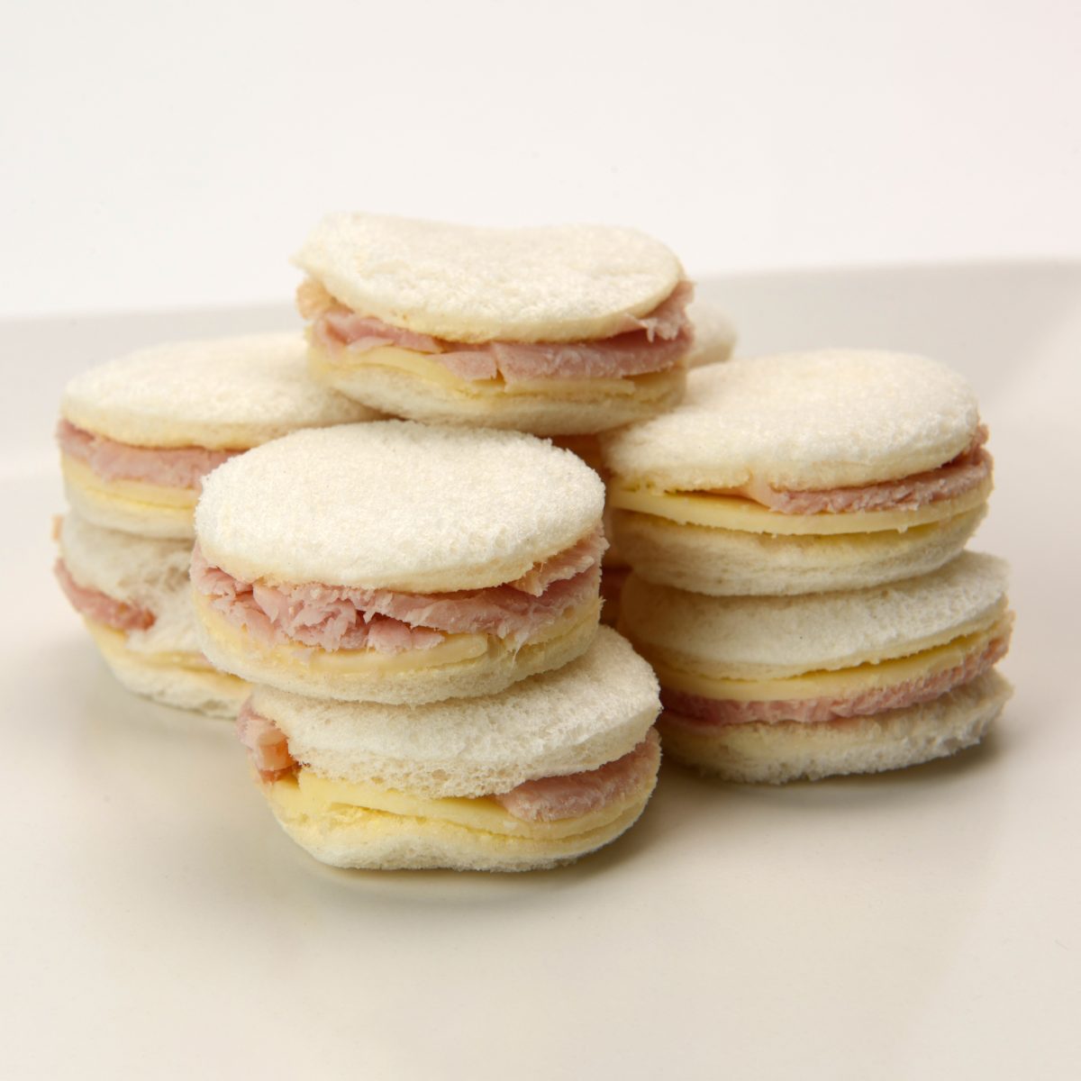 Sándwich Petit de Lomito y Queso (18 Uds.)