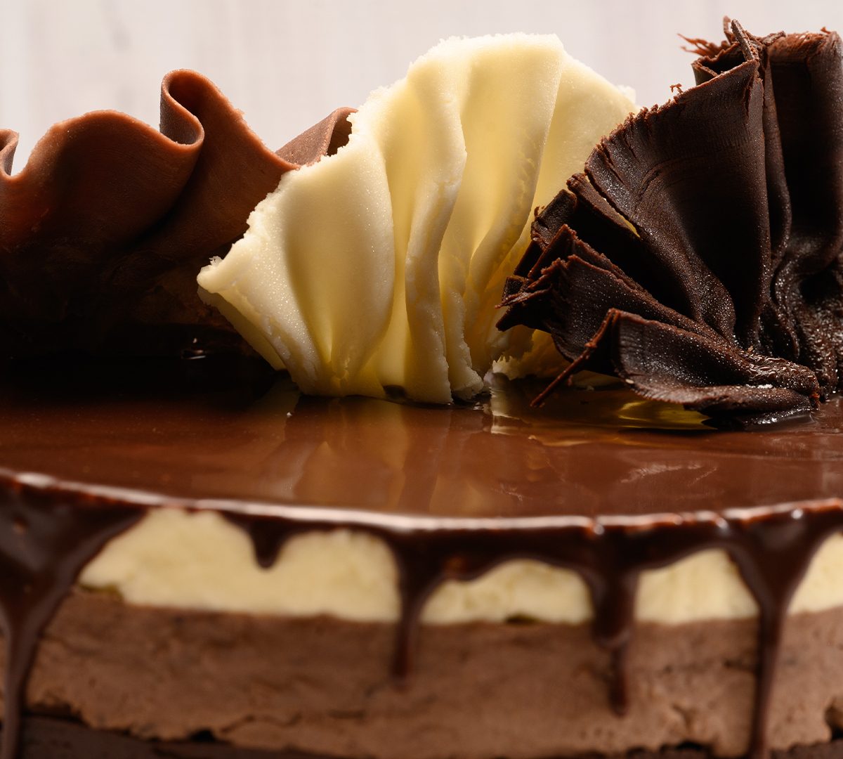 Torta Tres Chocolates (10 a 12 porciones) - Imagen 5